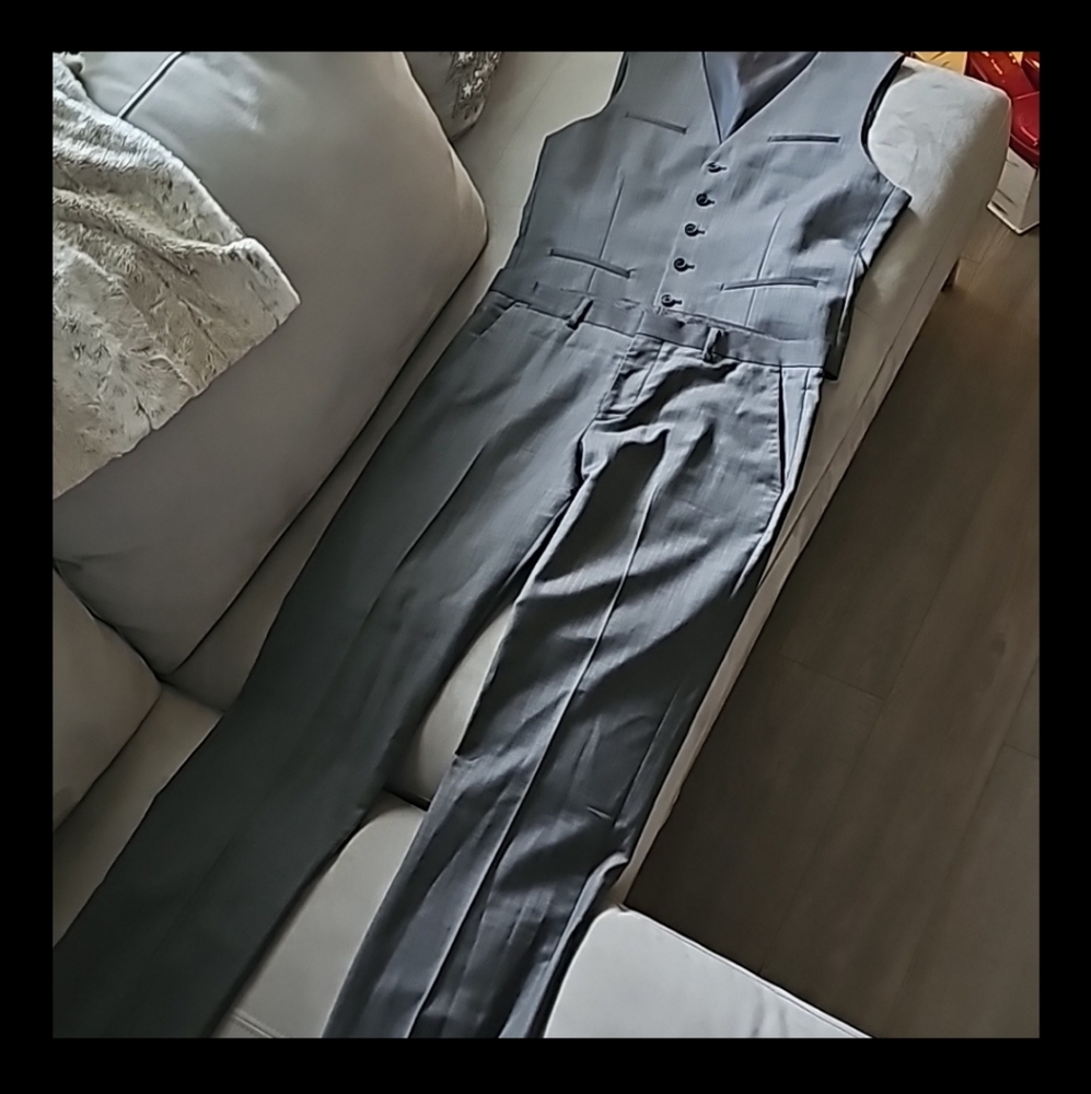 EUC Express Slim Gray Modern Tech Suit Vest (M) & Suit Pants (32/34) - Picture 8 of 8